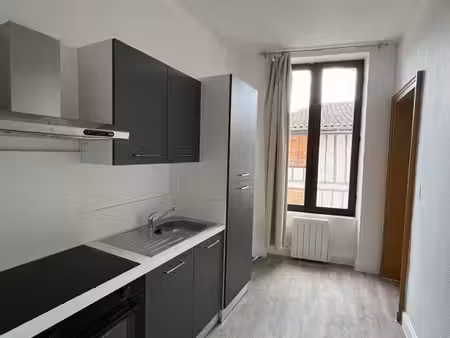 appartement t2 meublé centre nontron-35m2 cuisine équipée-cave