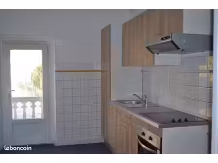 studio 1 pièce 28 m²