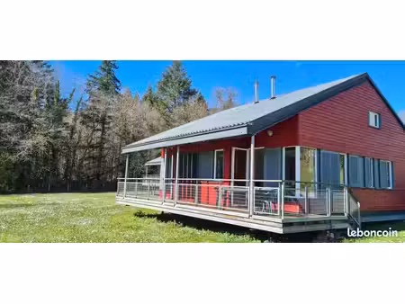 chalet avec vue sur le lac