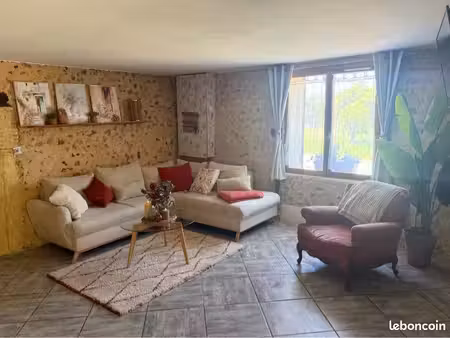 maison de 90m2 meublée à louer à 2min de vergt