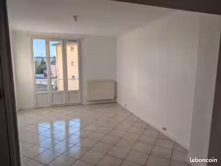 appartement 55 mètres carrés bourg-lès-valence 86000