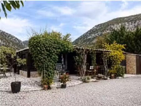 chalet dans domaine de vacances
