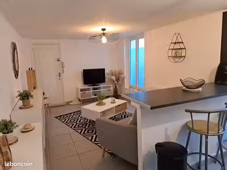 ? appartement centre-ville – 37 m² + dépendance 10 m² – sans charges