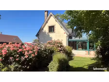 maison 6 pièces 230 m²