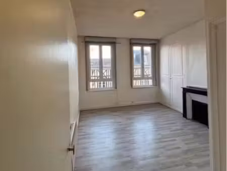 appartement centre-ville bernay 360 euros