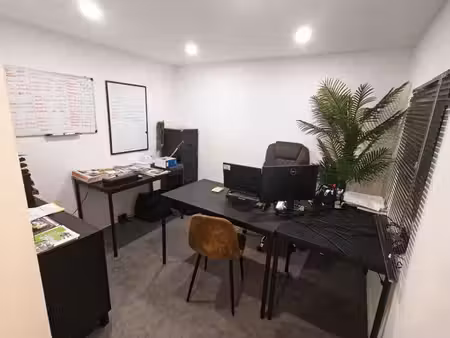 bâtiment / hangar bureau