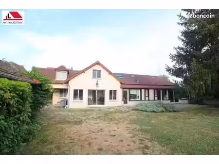 maison 10 pièces 258 m²