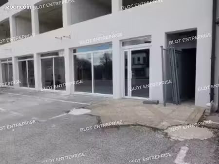 bureaux 261 m²