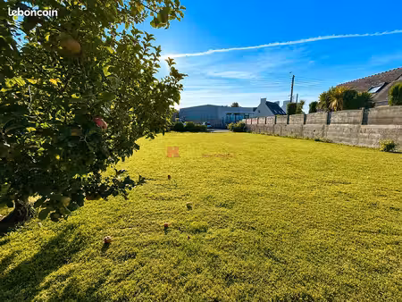 terrain 350 m² lesneven