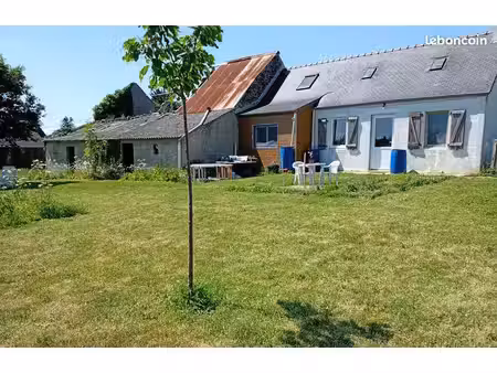 maison avec dépendances – cadre paisible