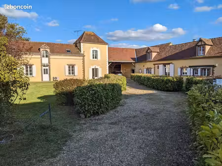 belle propriété dans adorable village  à 1h de paris au calme