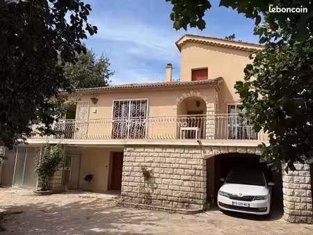 maison 7 pièces 325 m²