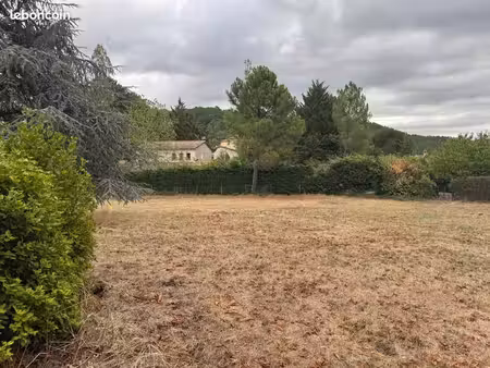 terrain 1 146 m² laval pradel