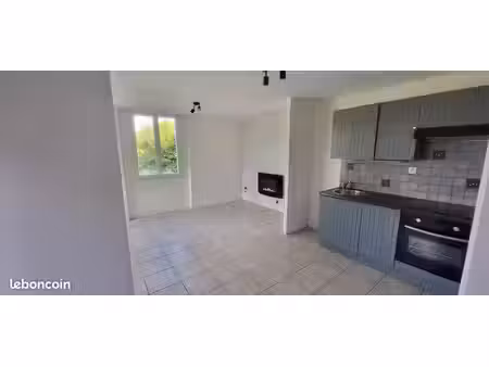 p2 avec jardinet en rez de chaussée