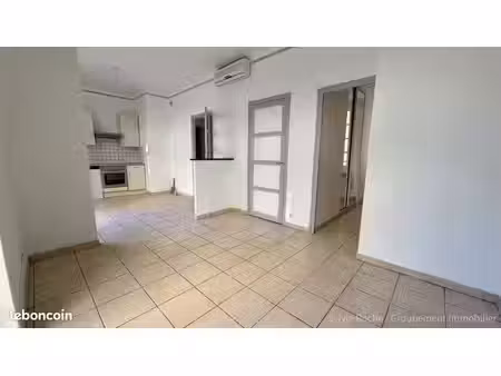 a louer appartement climatisé de type 2 bis de 42m²  quartier calme en centre ville de pon