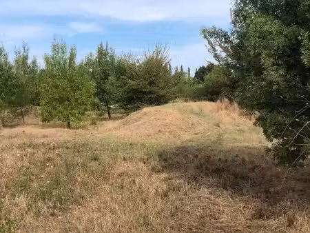 terrain plat constructible de 1 438 m² – proche vézénobres