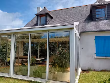 particulier vends maison   en impasse au centre de lampaul ploudalmezeau