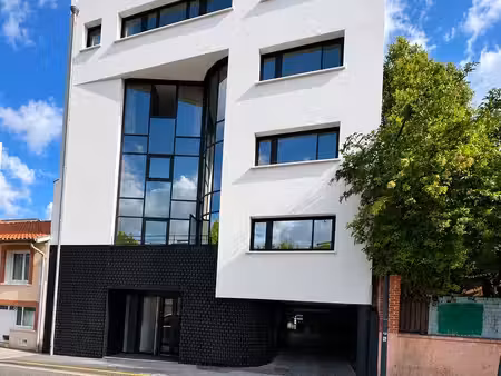 parking 11 m² sécurisé – port saint-sauveur toulouse – 95 /mois cc