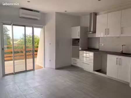 maison mitoyenne avec terrasse