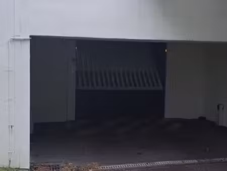 place de parking sous terrain 15 m2