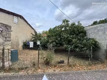 terrain 70 m2 auriac sur vendinelle