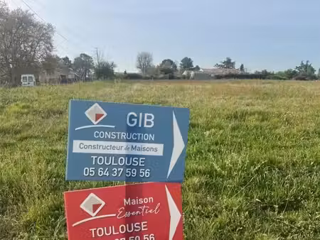 terrain 700 m² vacquiers