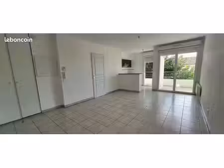loue appartement t2 avec balcon