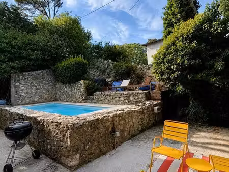maison 3 chambres avec piscine et dépendance