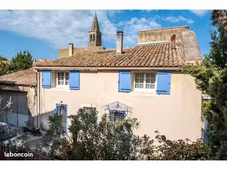 ancienne bergerie de caractère rénovée – 110 m² – 3 chambres – cour  piscine et terrasse t