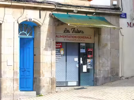 local commercial avec vitrine en coeur de ville