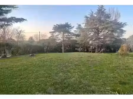 terrain 600 m² venerque