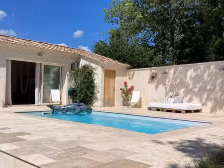 villa 5 pièces + studio et piscine