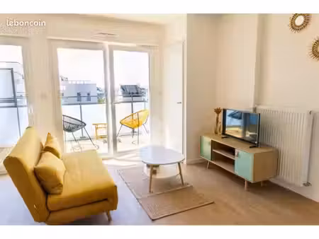 t1bis 35m2 meublé place de parking privé balcon