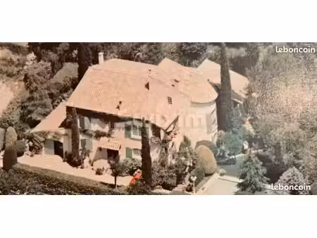 maison 13 pièces 245 m2
