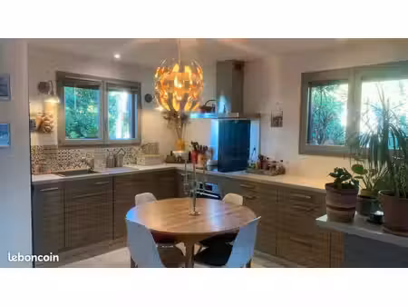 maison de ville 5 pièces dans un ecrin de verdure