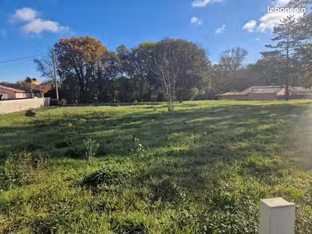 terrain 1 450 m² la salvetat saint gilles