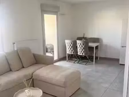 location appartement 2 pièces 43 m² à villefranche-sur-saone (69400)  692 €