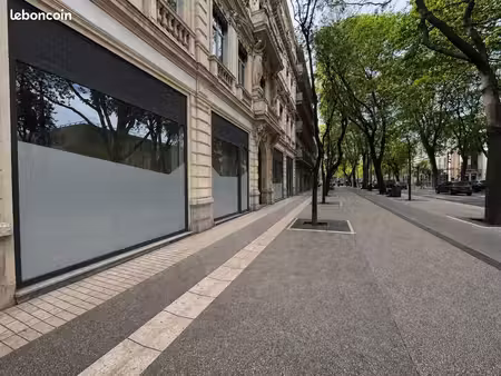 local commercial 173 m²