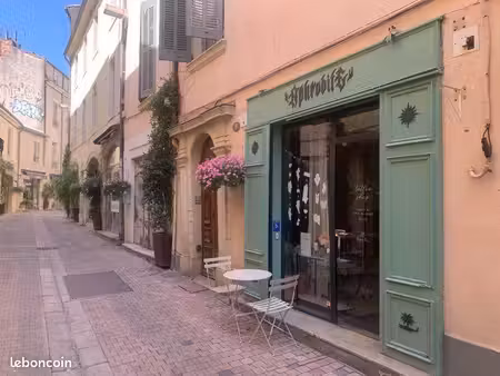 murs à vendre loué