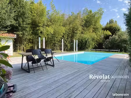maison 8 pièces 210 m²