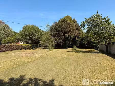 terrain 425 m² casseuil