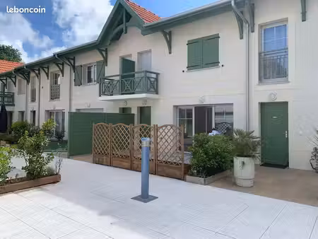 location duplex 75m² parfait état avec terrasse + garage dans résidence récente à arcachon
