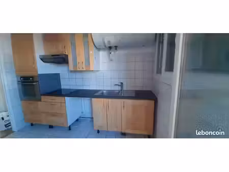 a louer f 3 de 70 m²