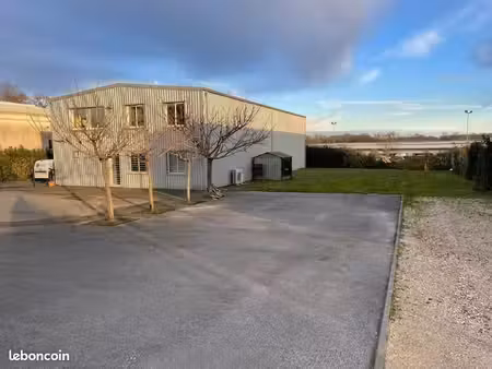 bureaux indépendants 130 m² avec grand parking – proximité rocade (tresses / bordeaux)