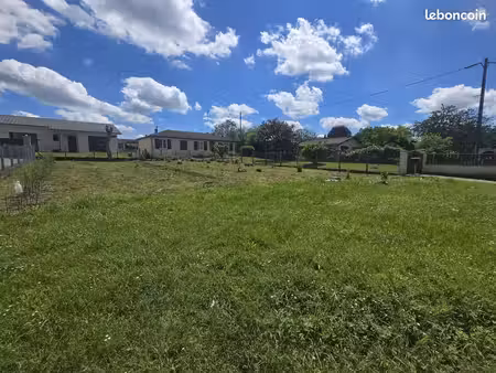 terrain 575 m² cadillac sur garonne
