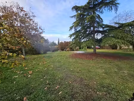 terrain 555 m² daignac