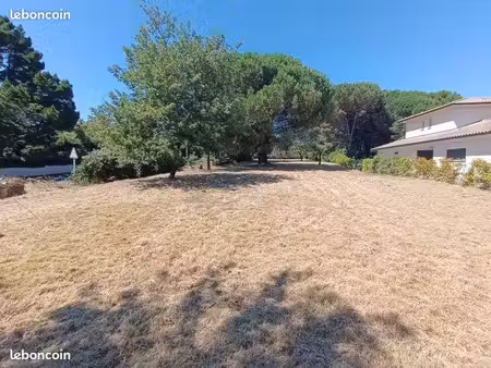 terrain 975 m² faleyras