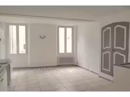 location appartement 2 pièces 33.41 m² à callas (83830)  375 €