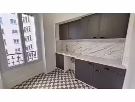 t2 69006 lyon