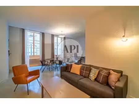 t3 de 71.39 m2 pezenas centre  calme  2 chambres. 1er étage.